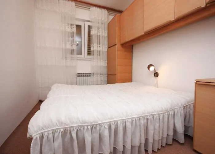 Lägenhet With A Parking Space Lovran, Opatija - 7802 *