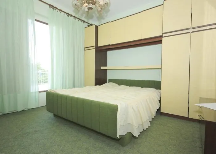 Lägenhet With A Parking Space Lovran, Opatija - 7802 *