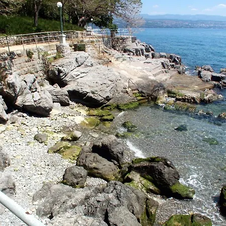 Apartamento With A Parking Space Lovran, Opatija - 7802 *