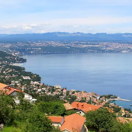 With A Parking Space Lovran, Opatija - 7802 アパート ロヴラン